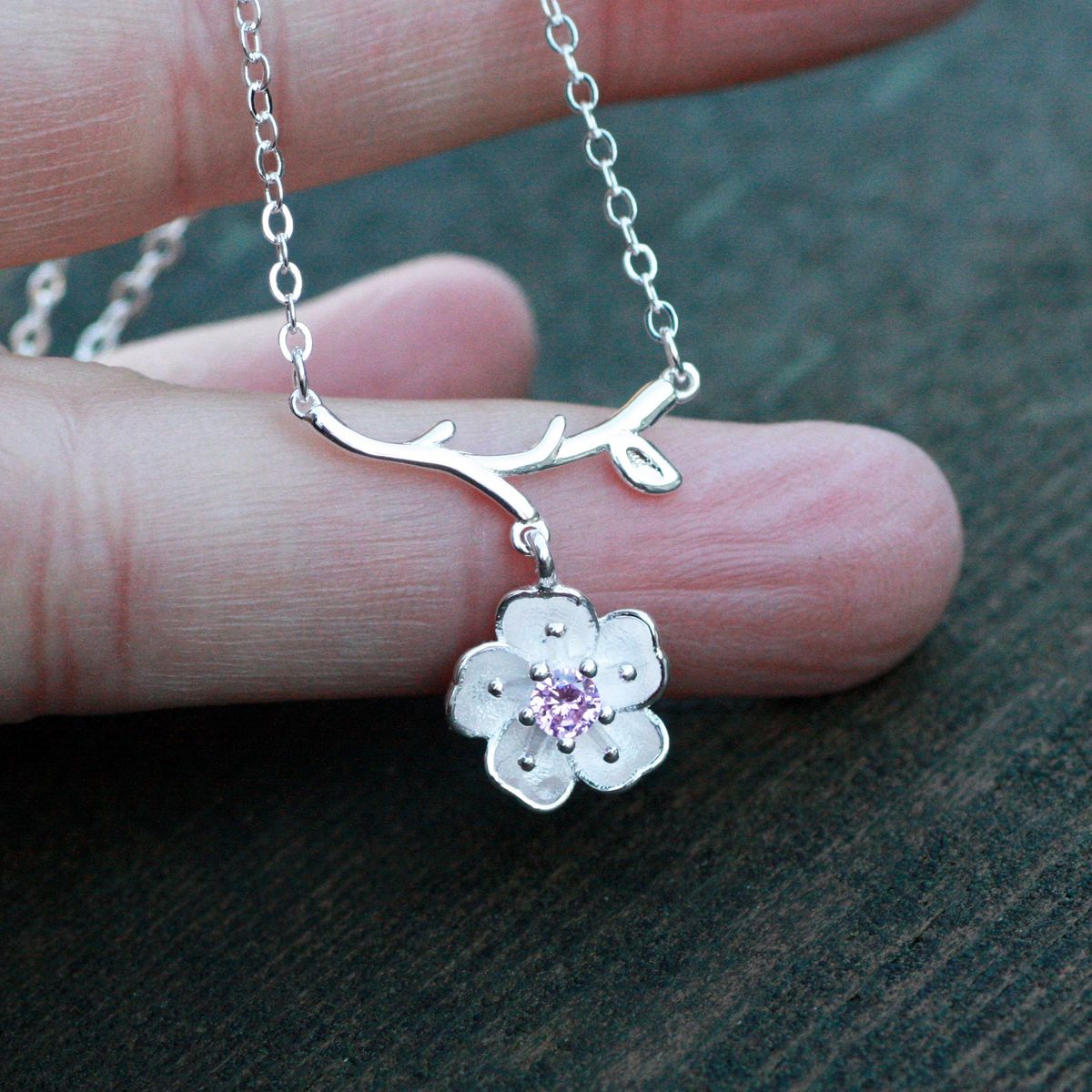 Day-chuyen-hoa-anh-dao Dây chuyền Hoa Anh Đào